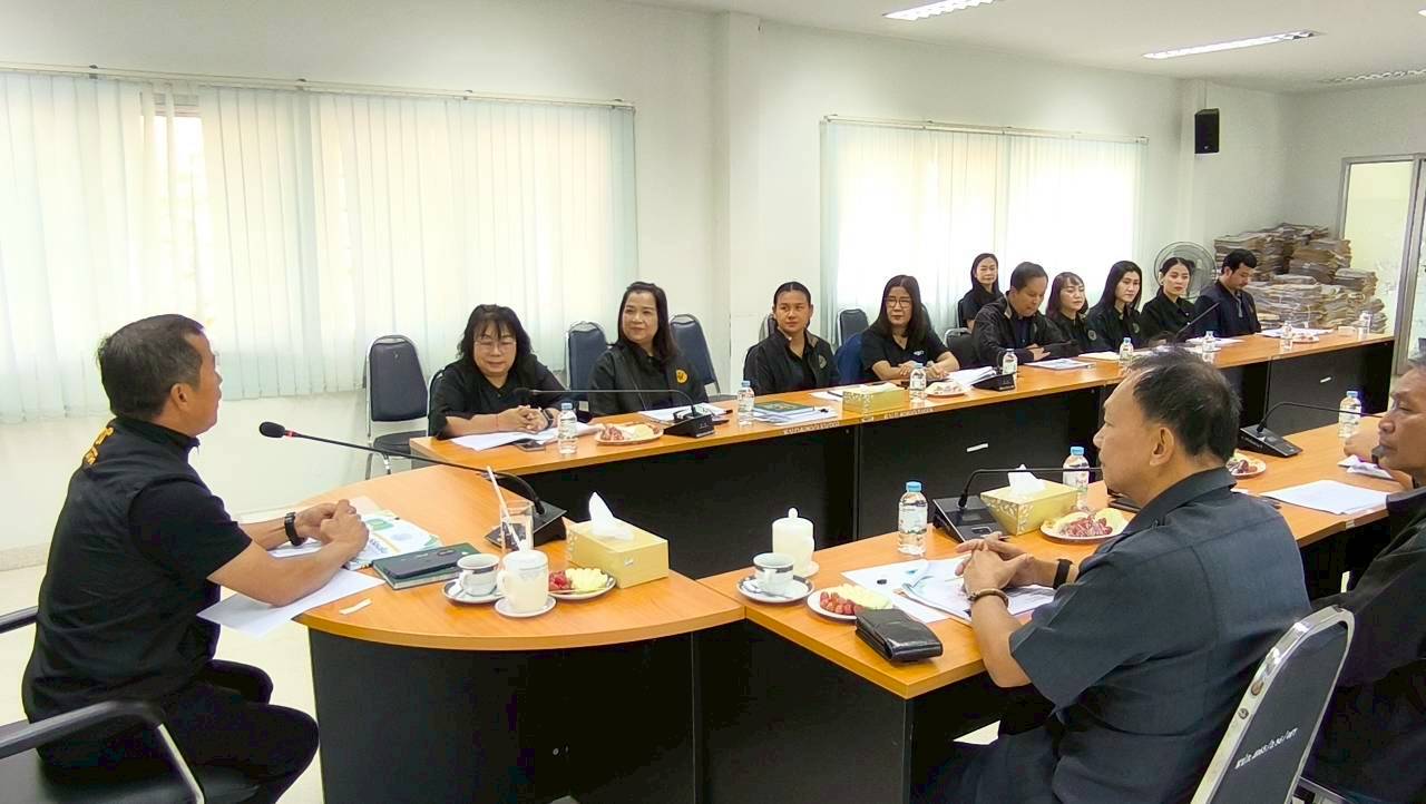 title - วันที่ 21 มกราคม 2569 นายวินัย เมฆดำ ผู้ตรวจราชการกรม ส.ป.ก. นายทินกร เพียภูเขียว ปฏิรูปที่ดินจังหวัดอุบลราชธานี และเจ้าหน้าที่ ส.ป.ก.อุบลราชธานี ร่วมประชุมติดตามแผนงาน ผลการดำเนินงาน ประจำปี พ.ศ.2569